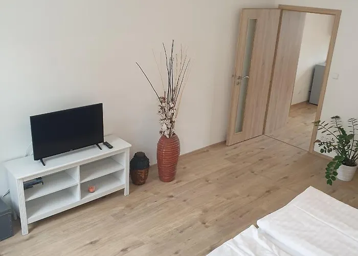 Greg Kampa Apartment *