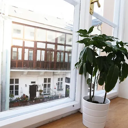 Greg Kampa Appartement Praag
