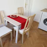 Greg Kampa דירה *